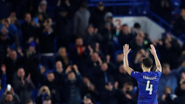 Manajer Chelsea Maurizio Sarri mengakui bahwa pilihan terbaik bagi Cesc Fabregas adalah pergi dari Chelsea.