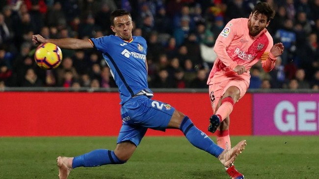 FOTO: Barcelona Unggul 10 Poin Atas Real Madrid