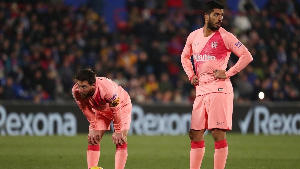FOTO: Barcelona Unggul 10 Poin Atas Real Madrid