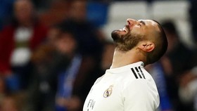 FOTO: Real Madrid Terkapar di Santiago Bernabeu