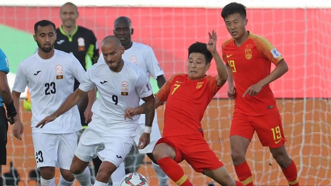 Mantan pemain PSIS, Akhlidin Israilov, membuat Kirgistan unggul atas China dalam laga fase grup Piala Asia 2019 sebelum dua gol tim Naga membalikkan keadaan.