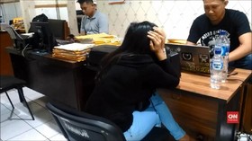 VIDEO: Polisi Bongkar Prostitusi Online di Apartemen Bandung