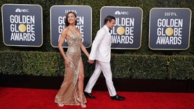 FOTO: Busana Cut Out dan 'Pamer Kulit' di Golden Globe Awards