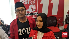 Guntur Romli PSI Polisikan Dosen UGM Karna Wijaya