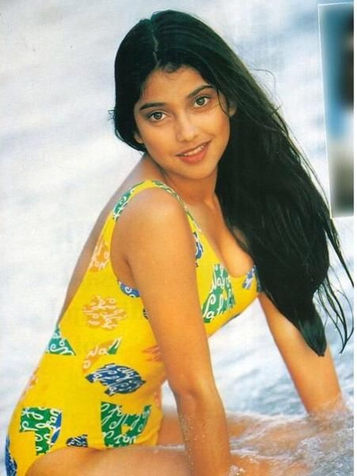 Intip transformasi Sarah Azhari dari awal karier hingga kini&period;