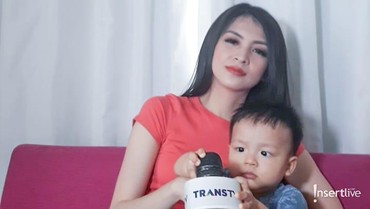 img-title Donita Ungkap Perbedaan Sifat Dua Anaknya