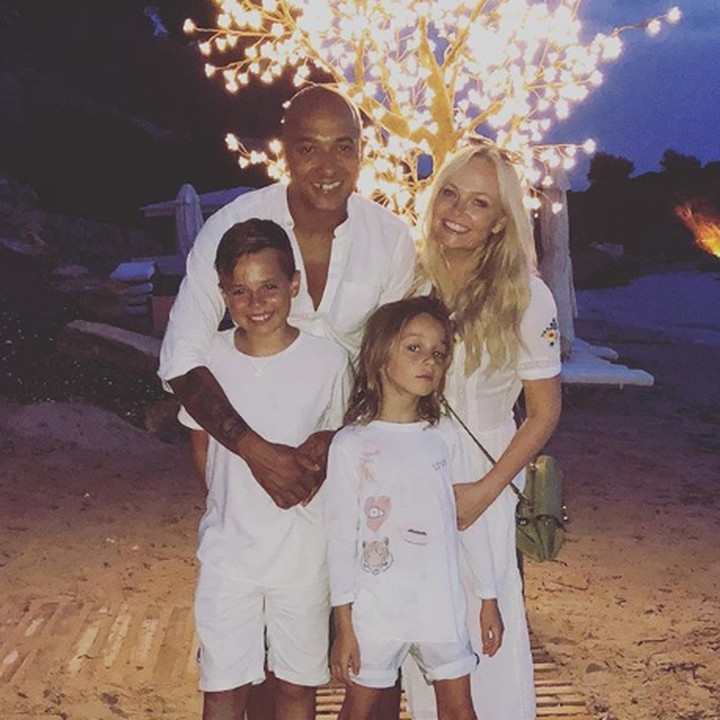 <p>Emma Bunton aka Baby Spice bersama keluarganya. Seru banget nih liburannya. (Foto: Instagram @emmaleebunton)</p>