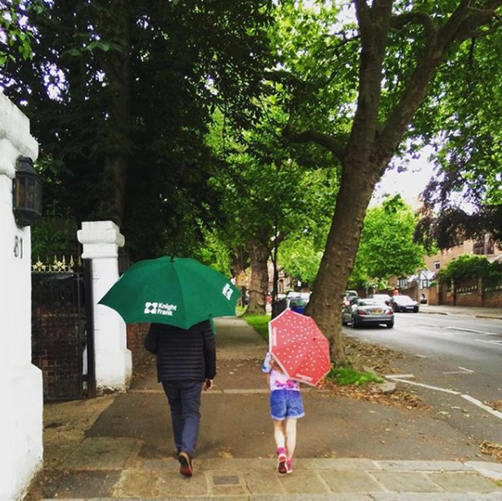 <p>Melanie Jayne Chisholm atau dikenal Mel C, jarang memposting foto berdua dengan anaknya. Mel C sangat menjaga privasi anaknya. (Foto: Instagram @melaniecmusic)</p>