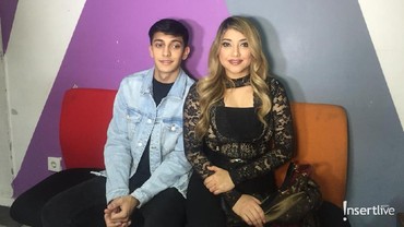 img-title Terpopuler: Anak Dikirimi Foto Panas Sarah Azhari VS Pinkan Mambo Pindah Agama