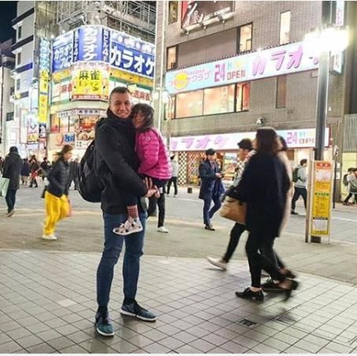 <p>Samuel Rizal juga membawa anak semata wayangnya liburan ke Tokyo juga nih, Bun. Bahkan mereka sempat bergabung dengan keluarga Baim dan Raffi. (Foto: Instagram @samuelrizal1)</p>