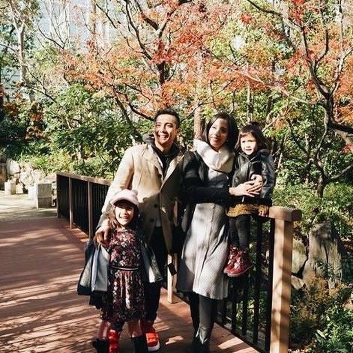 <p>Menyambut kelahiran anak ketiga, Fanny Fabriana melakukan babymoon ke Jepang. Namun bedanya, Fanny lebih tertarik untuk membawa anak-anaknya ke Osaka yang cuacanya lebih hangat. (Foto: Instagram @fannyfabriana)</p>