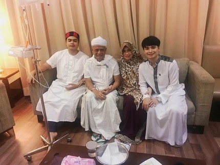 Menggetarkan Hati, Untaian Doa Ustaz Arifin Ilham untuk Istri