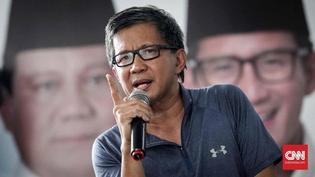 Rocky Gerung dijadwalkan akan datang ke Polda Metro Jaya pukul 15.00 WIB didampingi kuasa hukumnya untuk dimintai klarifikasi soal pernyataan kita suci fiksi.