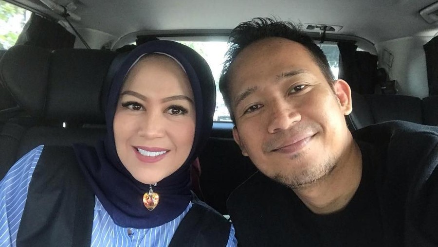 Dalam video yang diunggah di akun Instagram pribadinya, Denny Cagur mengungkapkan kepada sang istri bahwa dirinya akan menikah lagi. Lalu, apa jawabannya?