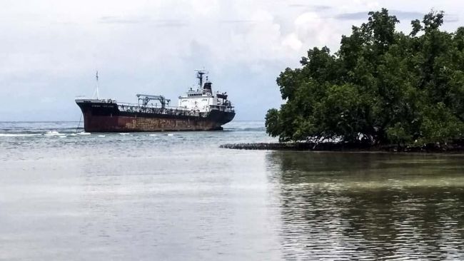 Lokasi kandasnya kapal tanker Ocean Princess merupakan zona pemanfaatan pariwisata kawasan konservasi Suaka Alam Perairan (SAP) Selat Pantar.
