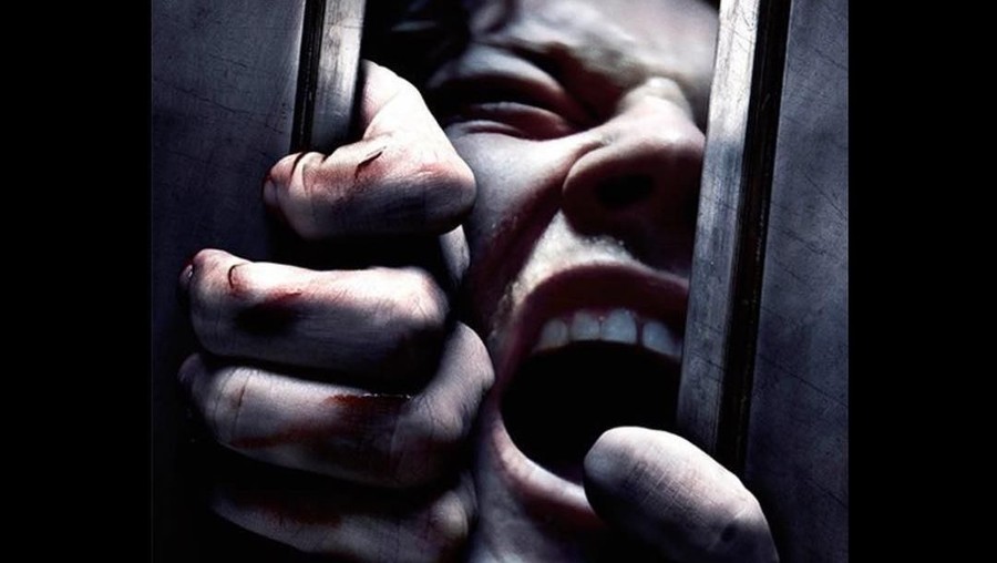 Film Escape Room menceritakan perjuangan sekelompok anak dalam mendapat uang dengan mempertaruhan nyawa.