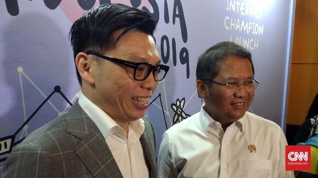 Menkomifo Rudiantara berharap raksasa teknologi dunia seperti Alibaba dan Microsoft berkontribusi untuk menyiapkan talenta digital asal Indonesia.