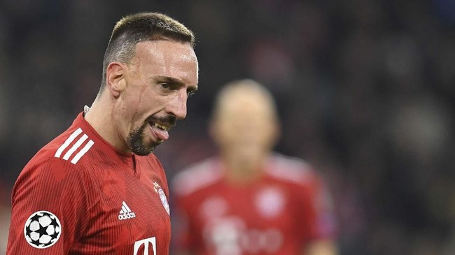Winger asal Prancis Franck Ribery mengaku datang ke Fiorentina bukan untuk menjadi pesaing megabintang Juventus Cristiano Ronaldo.