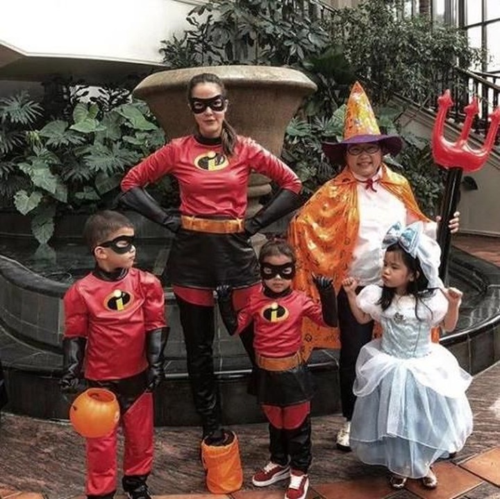 <p>Beberapa waktu lalu, mereka sekeluarga ikut merayakan Holoween dengan kostum yang <em>fancy</em> banget nih, Bun. Mama Cathy, Jacob dan Carla kompak memakai kostum tokoh <em>The Incridibles</em>. (Foto: Instagram @cathysharon)</p>