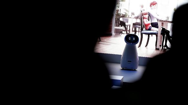 Robot Ambil Alih Tugas Pembaca Berita TV di China Kantor Berita Xinhua memperkenalkan sosok pembca berita baru bernama Xin Xiaomeng dalam sebuah acara pada Minggu (3/3).