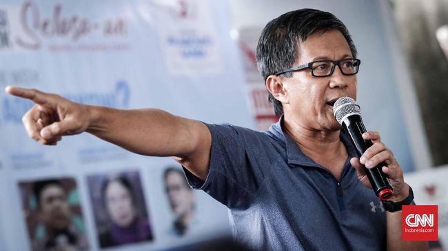 Rocky Gerung akan Gugat Sentul City Rp1 T soal Sengketa Lahan Rocky Gerung berniat menggugat PT Sentul City Tbk senilai Rp1 triliun sebagai balasan somasi untuk mengosongkan dan membongkar rumah.