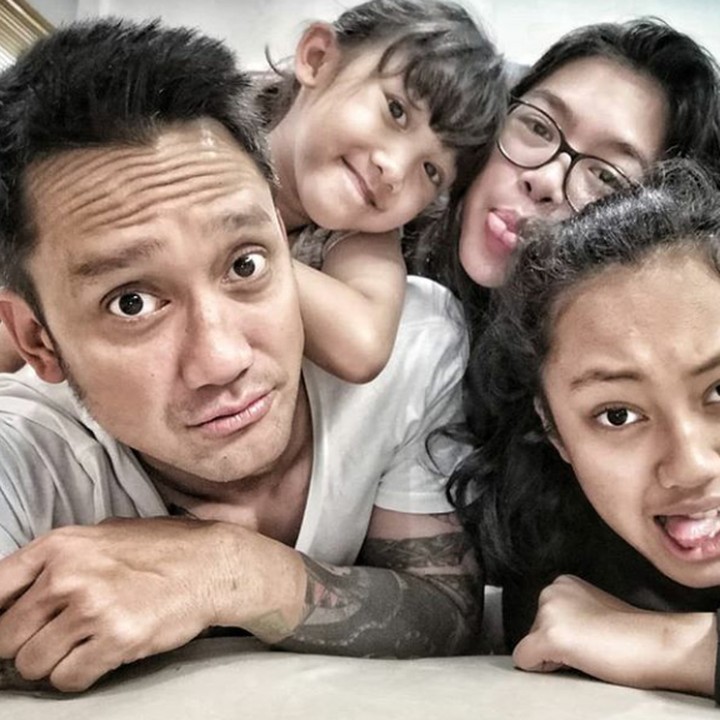 <p>Sehat selalu ya kalian dan mkain kompak tentunya! ( Foto: Instagram @t_orasudi_ro)</p>