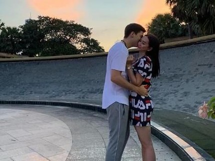 Curhat Aura Kasih Hadapi Cobaan Saat Hamil