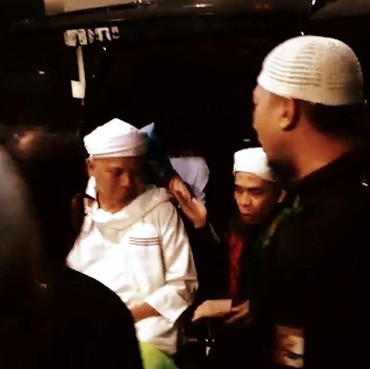Tangisan Adik Melepas Kepergian Ustaz Arifin Ilham