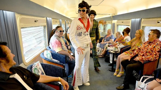 FOTO: Ribuan 'Elvis Presley' Rayakan Kehidupan Sang Raja
