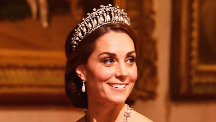 Facial racun lebah seharga Rp4,6 juta, rahasia awet muda Kate Middleton