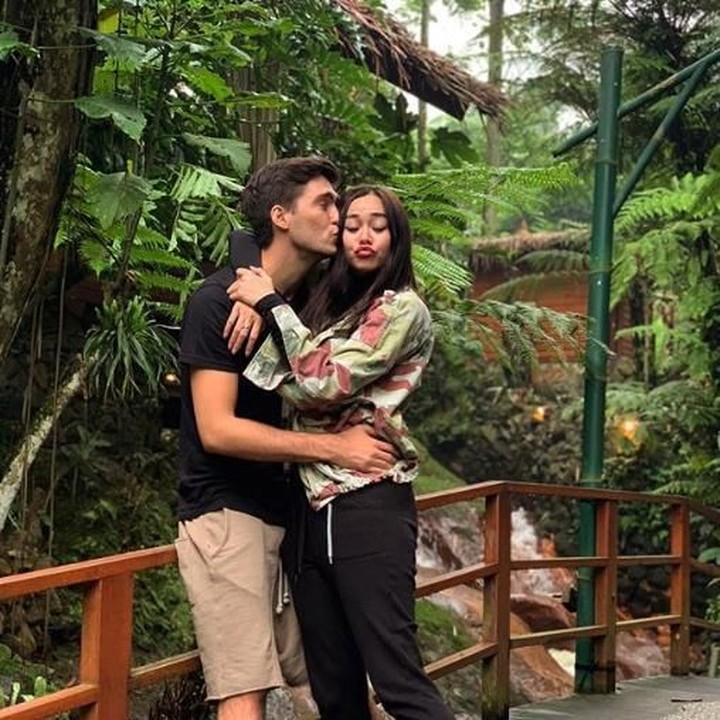 <p>Eryck juga nggak kalah romantis lho, Bun. Di Instagram miliknya, Eryck menyebut Aura sebagai 'bayiku'. Wow, <em>so sweet!</em> (Foto: Instagram @eryckama_ral)</p>