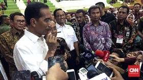 Jokowi Gelontorkan Bantuan PKH Tahap Pertama Rp12,28 Triliun