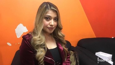img-title Tampil Seksi di Usia 40-an, Ini Kiat Sarah Azhari