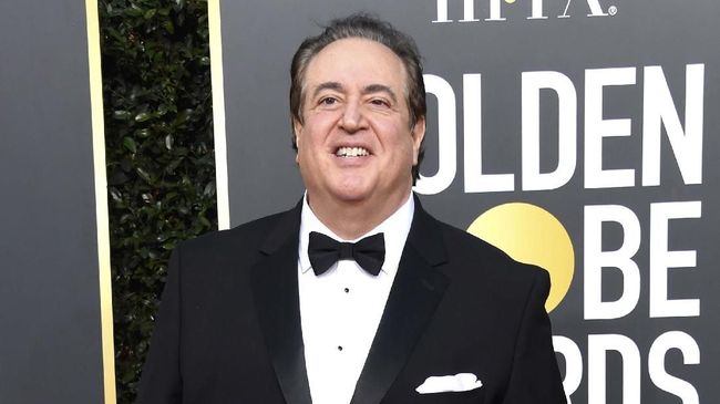 Salah satu penulis film pemenang Golden Globe 2019, 'Green Book' pernah menyudutkan Muslim Amerika. Kini ketika kicauannya muncul lagi, ia hapus medsos.