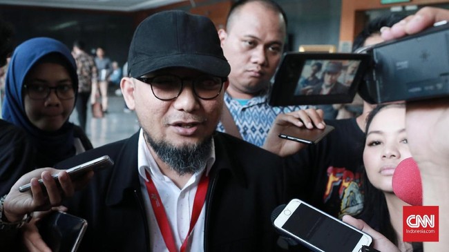 Novel Baswedan menyebut tim penyidik mendapat rekaman percakapan antara Lucas dengan Eddy Sindoro ketika menyarankan untuk tidak pulang ke Indonesia.