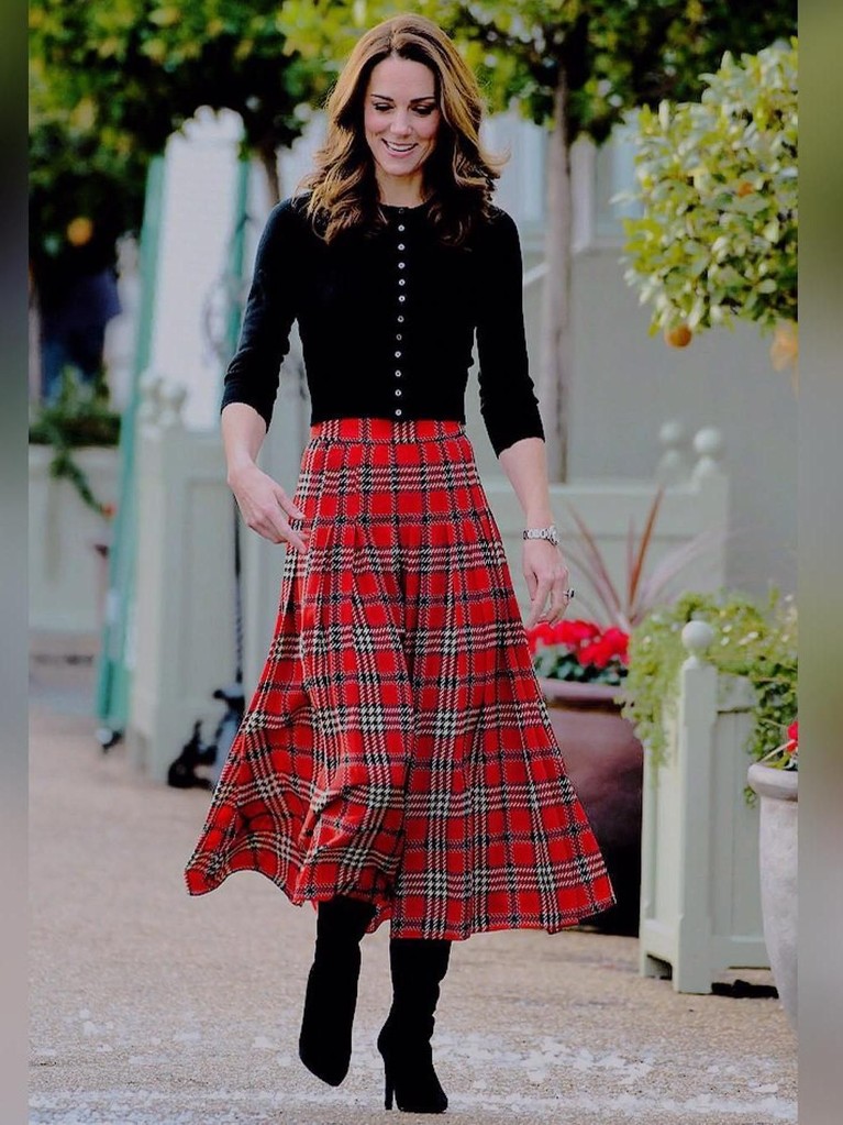 6 Pesona Kate Middleton di Usia 37 Tahun Kate Middleton baru saja berulang tahun yang ke-37 pada 9 Januari 2019. Yuk, intip enam pesona istri Pangeran William di usia barunya.