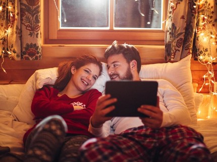5 Rekomendasi Film Romantis, Cocok Ditonton saat Quality Time dengan Suami