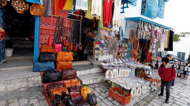 Tunisia adalah salah satu negara berkembang bahkan tergolong makmur di Benua Afrika. Tapi bukan berarti tidak ada penduduk miskin di Tunisa.