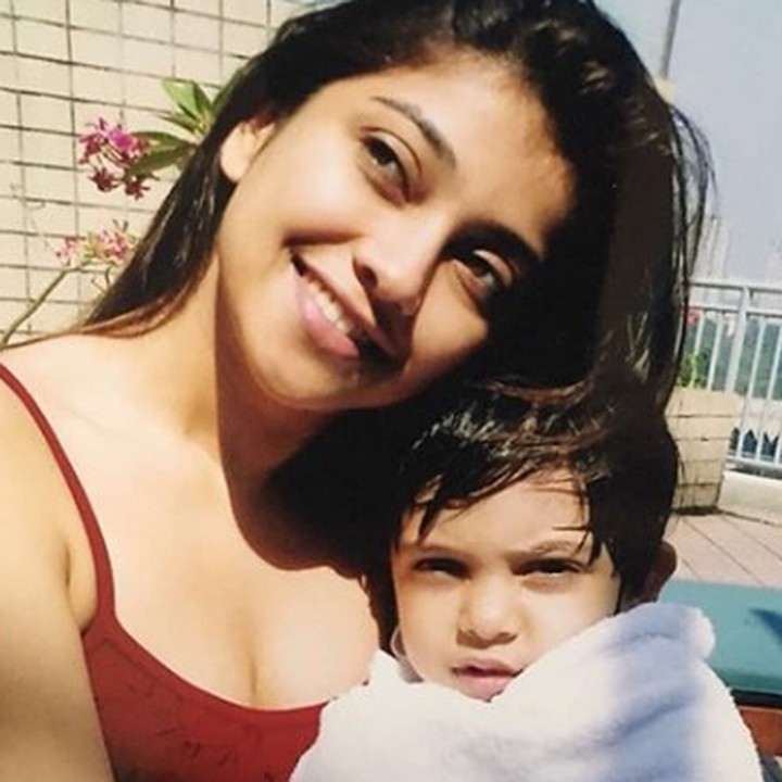 <p>Throwback ketika Albany masih kecil. Mirip banget ya dengan bundanya? (Foto: Instagram @sazarita)</p>