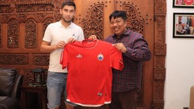 Rohit Chand Dilepas, Persija Gaet Gelandang Uzbekistan