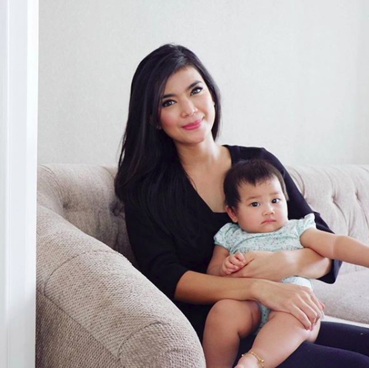<p>Alesha usia berapa ya ini? Hi-hi, bikin gemas! (Foto: Instagram/rayakohandi244)</p>