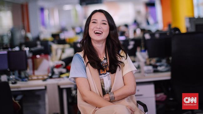 Julie Estelle Umumkan Telah Melahirkan Anak Pertama