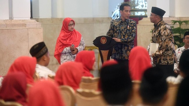 Menko PMK mengaku sudah melaporkan usul Muhammadiyah soal libur Iduladha ke Jokowi, dan ia mengklaim sambutan presiden positif.