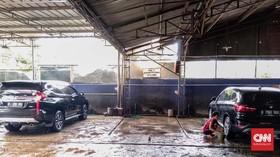 Dinas LH DKI Respons Anies soal Limbah Cuci Mobil