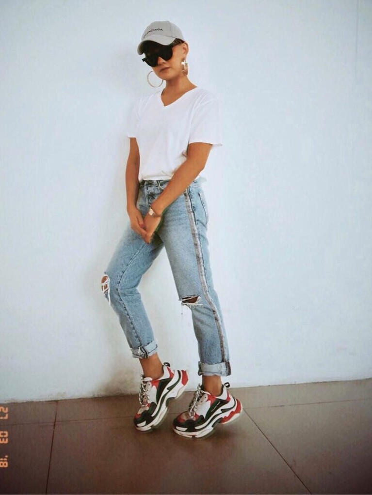 Sejak go internasional, Agnez Mo kerap tampil dengan gaya berpakaian yang unik dan kece di setiap kesempatannya.