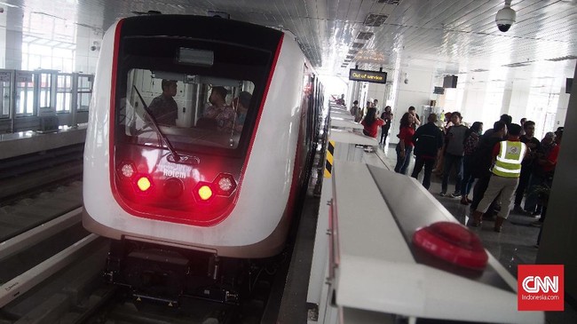 DPRD DKI mengklaim proyek LRT fase II dibatalkan Pemerintah Pusat karena berbenturan dengan MRT dan tak sesuai RDTR serta RTRW.