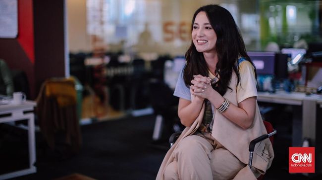 Julie Estelle mengumumkan tengah hamil anak pertama dari pernikahannya bersama David Tjiptobiantoro.