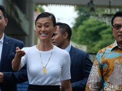Penampilan Kece Agnez Mo Saat Bertemu Presiden Jokowi