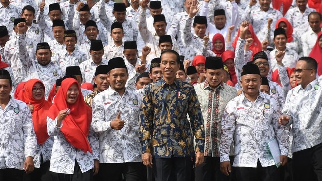 Dalam rangka memperingati Hari Guru Nasional, Presiden Joko Widodo mengapresiasi perjuangan para guru di masa pandemi Covid-19.