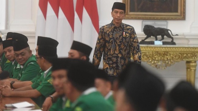 Presiden RI Joko Widodo menghadiri Inagurasi alias pelantikan Pengurus Pusat Gerakan Pemuda Ansor 2024-2029 di Istora Senayan, Jakarta, Senin (27/5) petang.